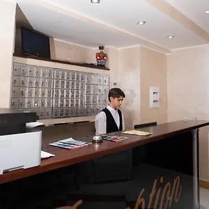 New Sayonara Hotel Nápoles